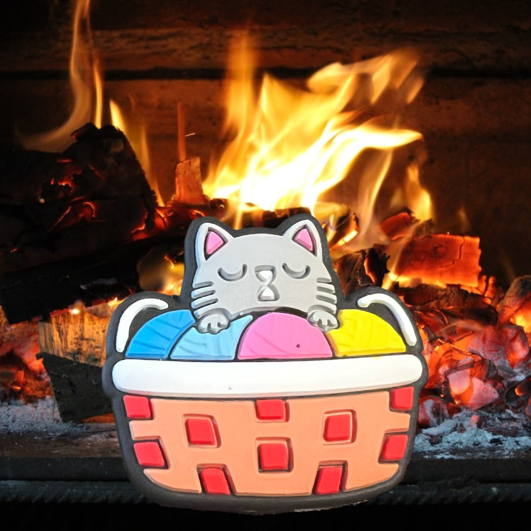 SILICONE FOCAL- Cat in a Yarn Basket
