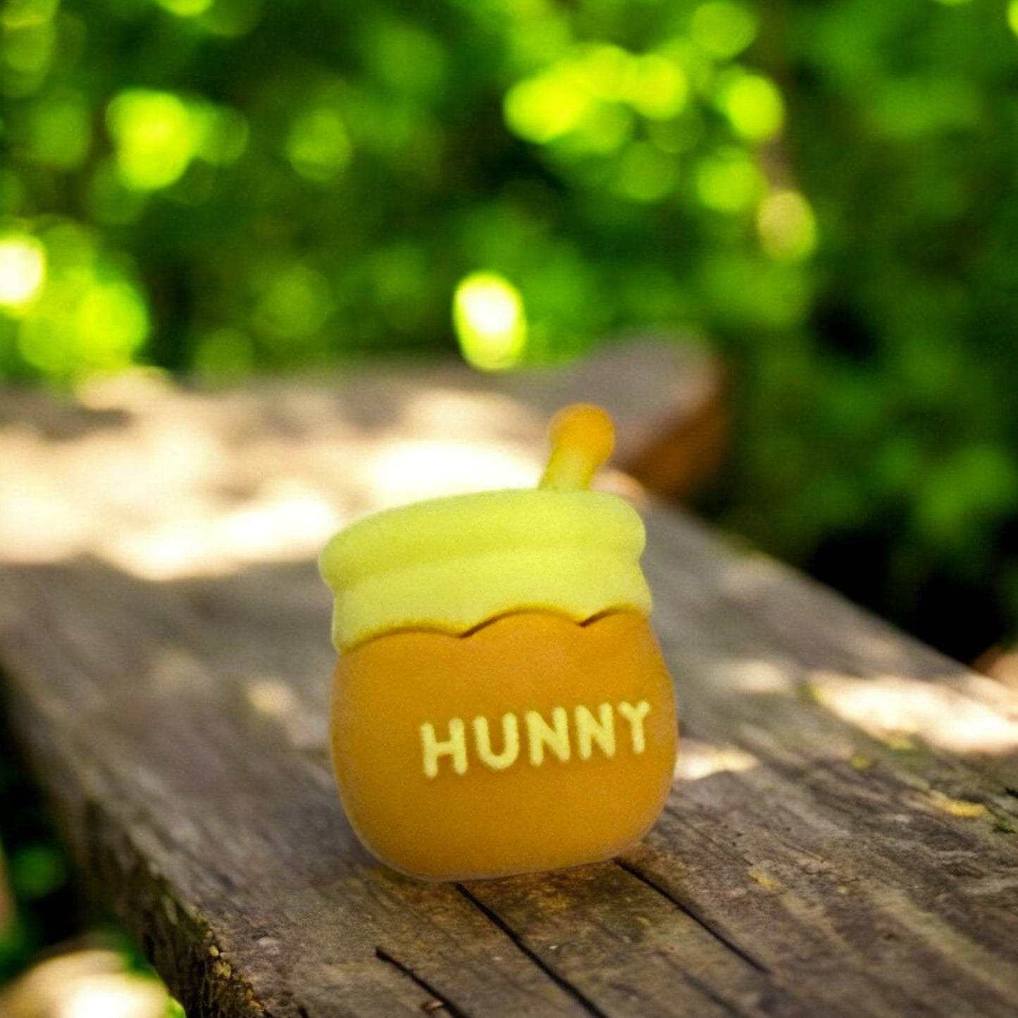 3D SILICONE FOCAL- 3D SILICONE FOCAL- Honey Pot (Spelled “HUNNY”)