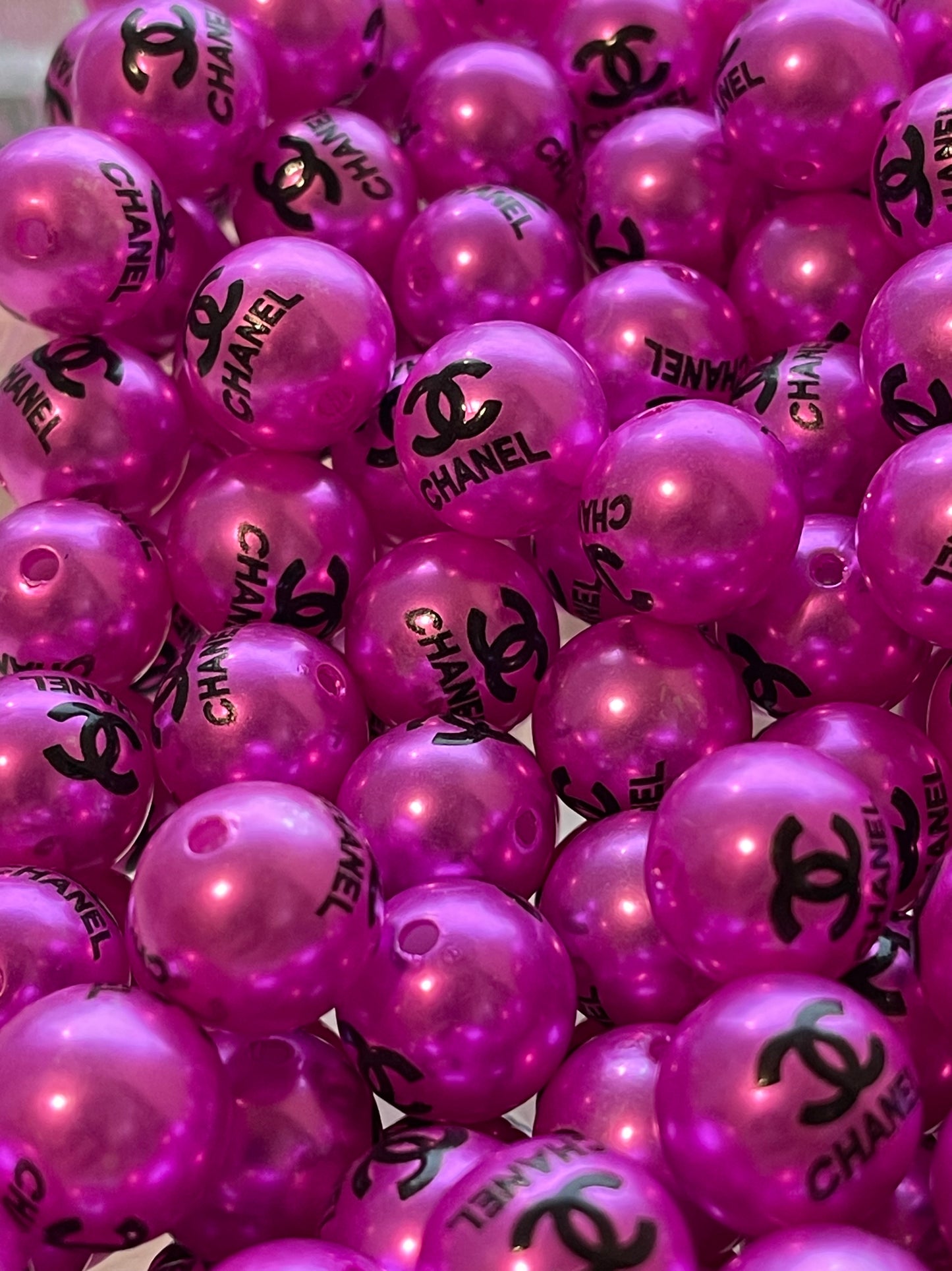 15mm ACRYLIC BEAD- C'S (FUCIA FAUX PEARL)