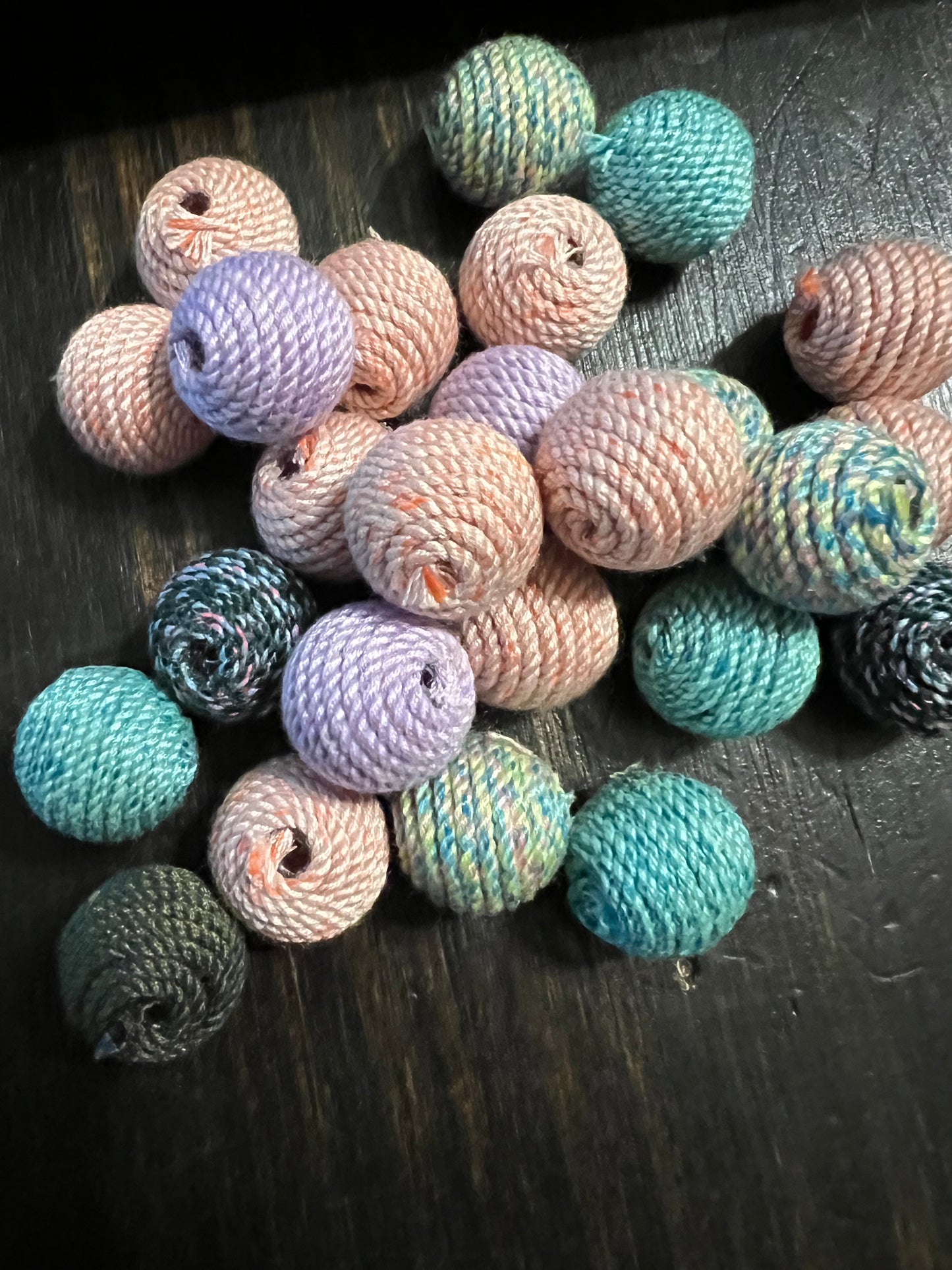 15mm COLORED yarn bead (Random Pick)