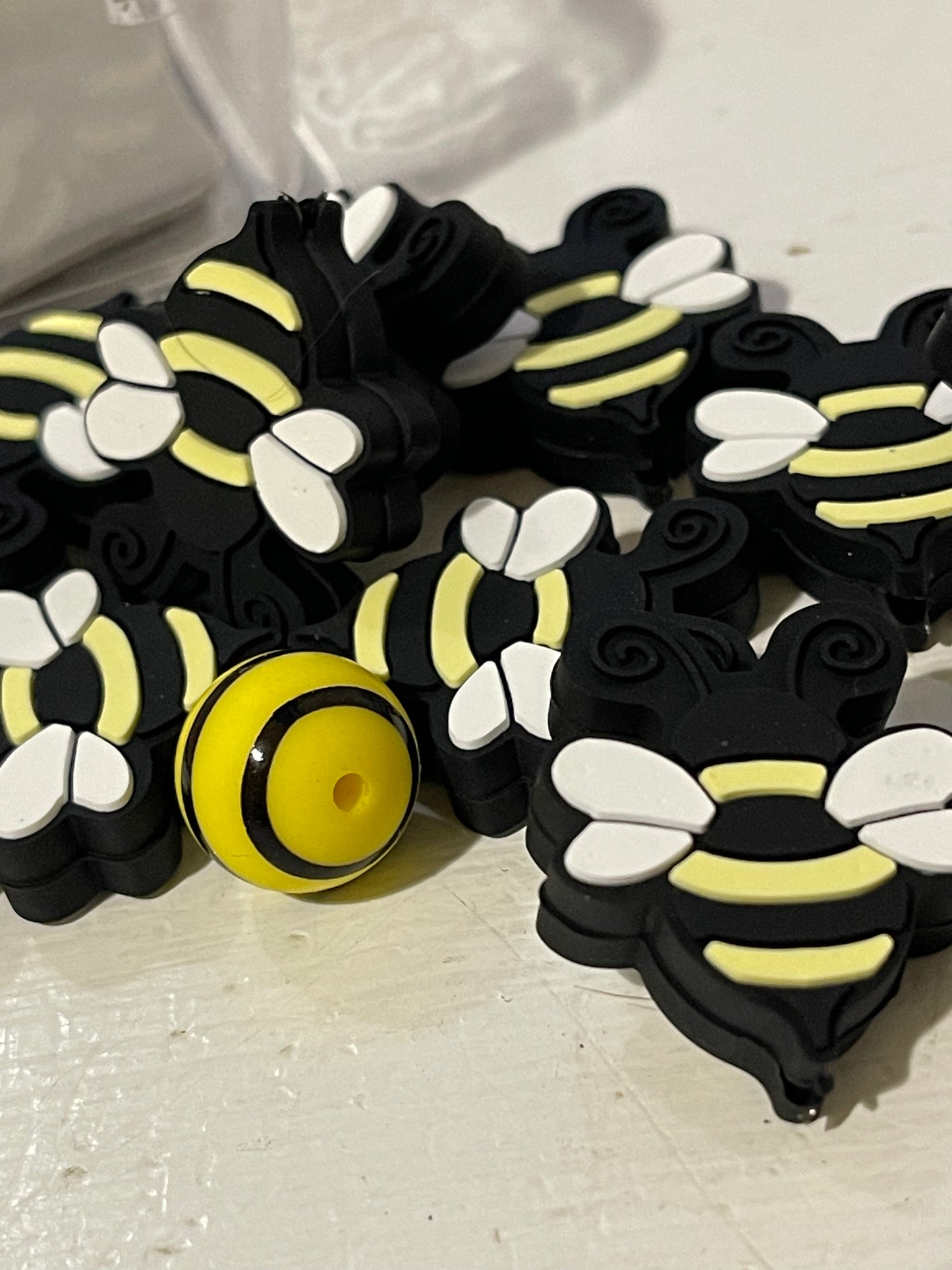 SILICONE FOCAL- Bee (4 Options-15mm Bead sold separately)