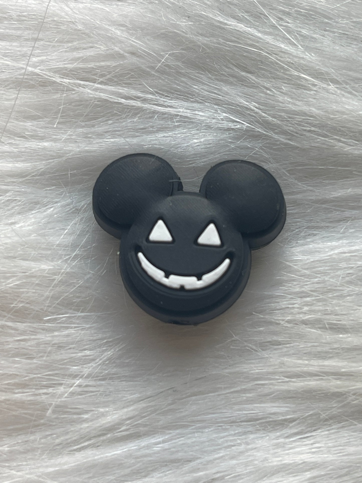 HOLIDAY FOCAL-HALLOWEEN- MICKEY AND MINNIE (8 Options)