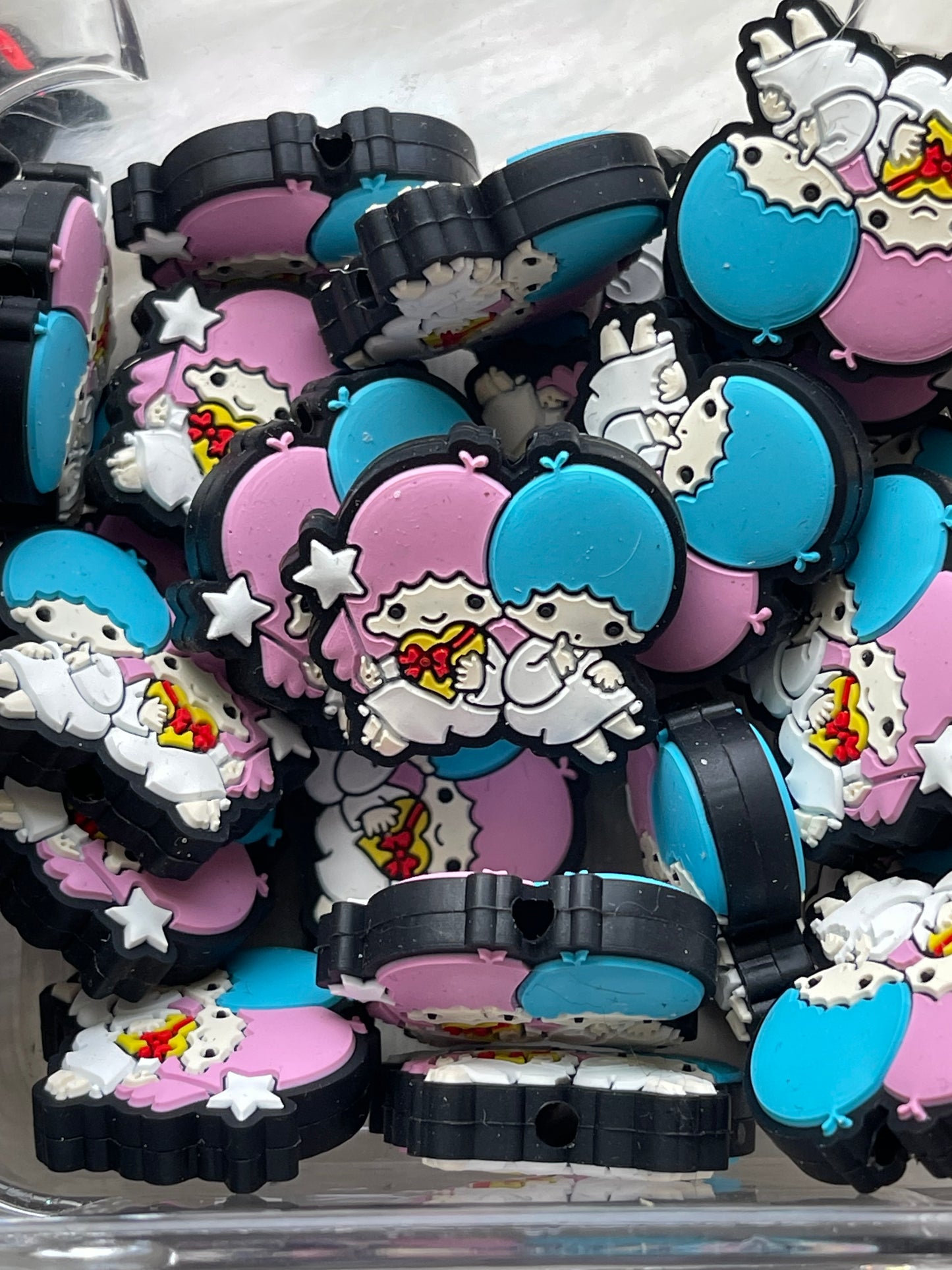 SILICONE FOCAL- HELLO KITTY AND FRIENDS coffee (24 OPTIONS)