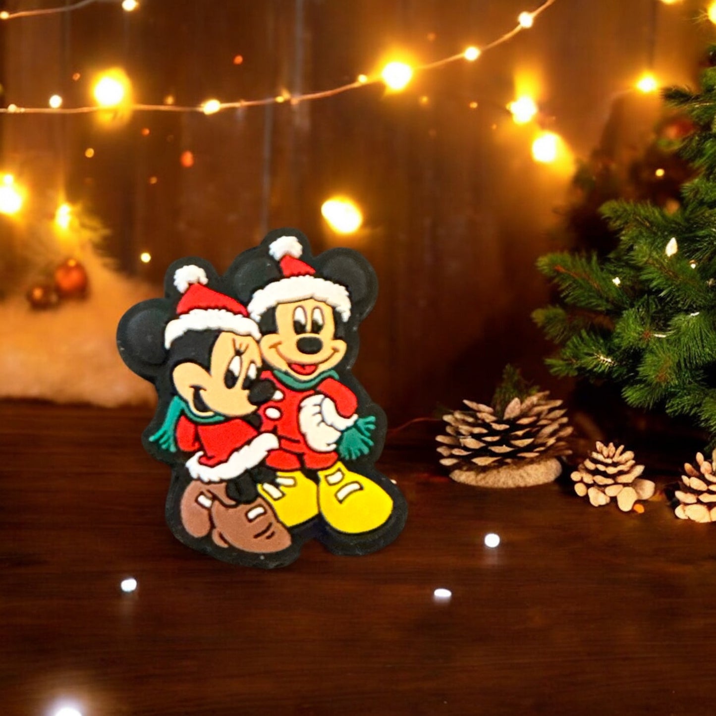 HOLIDAY FOCAL-CHRISTMAS- MICKEY AND MINNIE (6 Options)