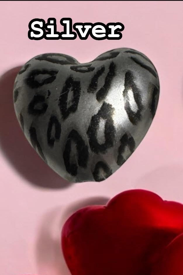 20mm ACRYLIC BEAD Leopard Hearts (2 Options)