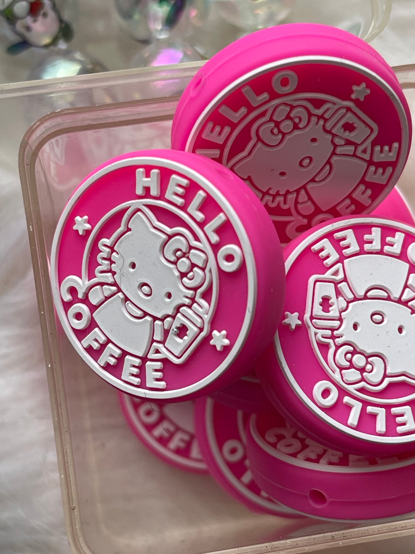 SILICONE FOCAL- HELLO KITTY AND FRIENDS coffee (24 OPTIONS)