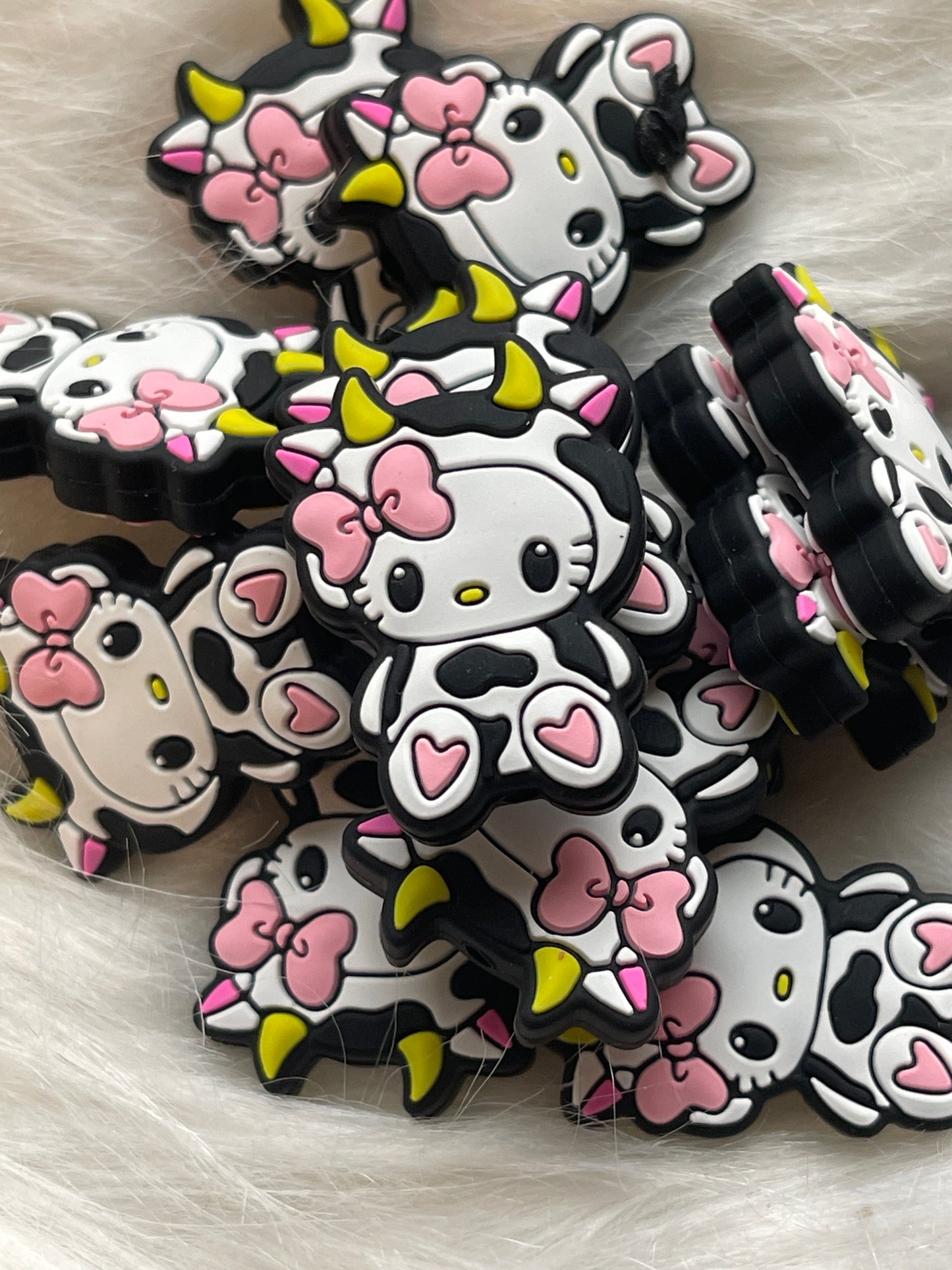 SILICONE FOCAL- HELLO KITTY AND FRIENDS coffee (24 OPTIONS)