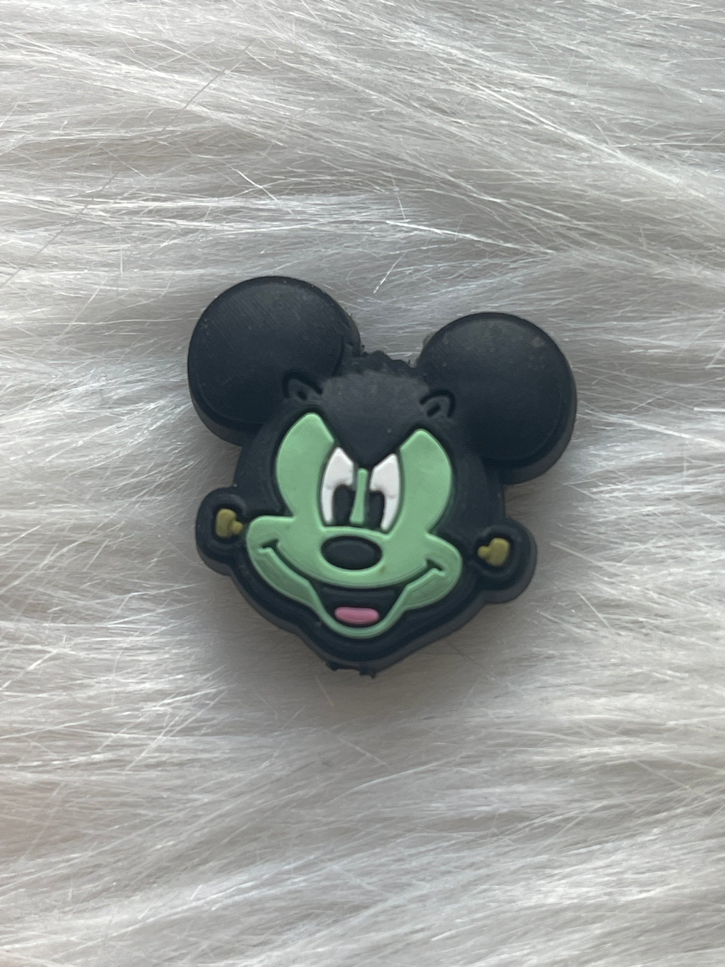 HOLIDAY FOCAL-HALLOWEEN- MICKEY AND MINNIE (8 Options)