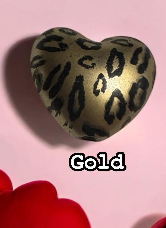 20mm ACRYLIC BEAD Leopard Hearts (2 Options)