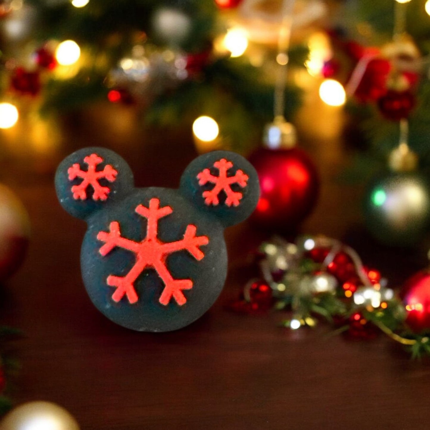 HOLIDAY FOCAL-CHRISTMAS- MICKEY AND MINNIE (6 Options)