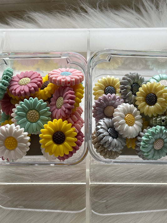 SILICONE FOCAL - Random 30mm Sunflowers (2 Options)