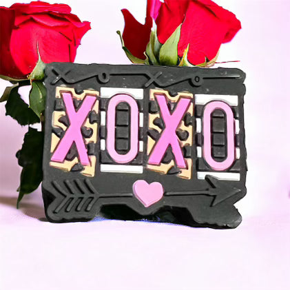 SILICONE FOCAL- XOXO (HUGS AND KISSES)